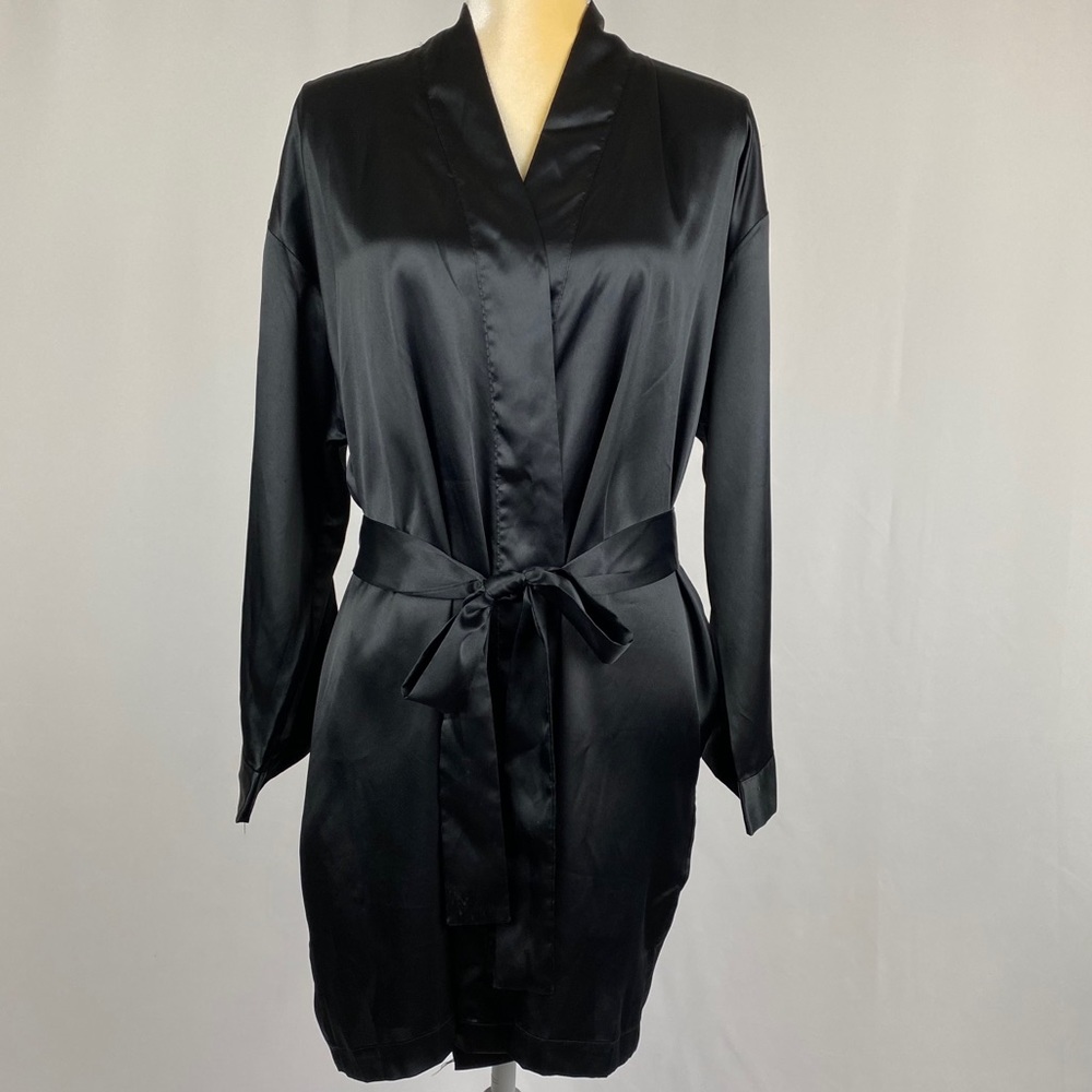 Victoria Secret Black Robe w/ Belt Tie 🟡